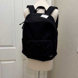 NWT Lululemon Everywhere Backpack in Black